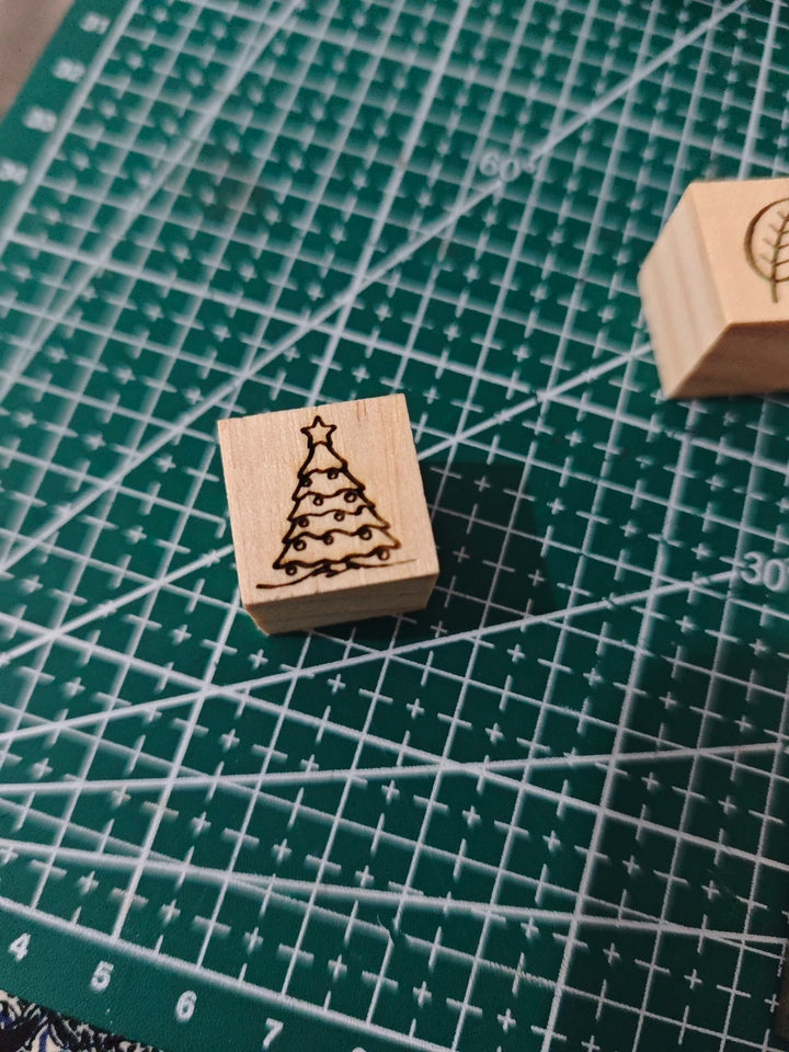 Grabador y cortador láser LaserPecker Pro de 5 W con soporte de enfoque automático